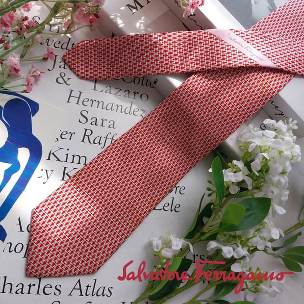 페라가모 실크 레드 강아지 패턴 넥타이 9cm B등급 K2484
