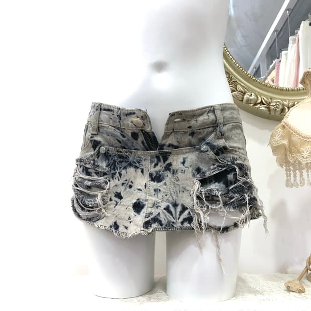 heavy destroyed washed shorts