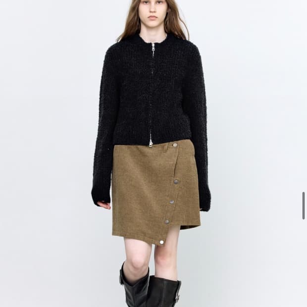 인사일런스 우먼 부클 니트 집업