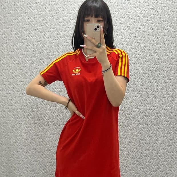 아디다스 레트로 에스파냐 슬림핏 반팔 원피스 XS C13605