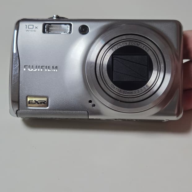 후지필름 파인픽스 f70exr 카메라