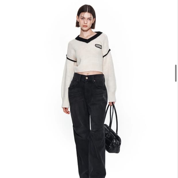 공홈품절) 마뗑킴 브이넥 니트, 아이보리(택달린 새상품)