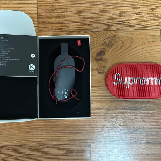 슈프림 B&O Beoplay P2 블루투스 스피커