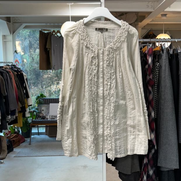 아츠로 타야마 프릴 셔츠