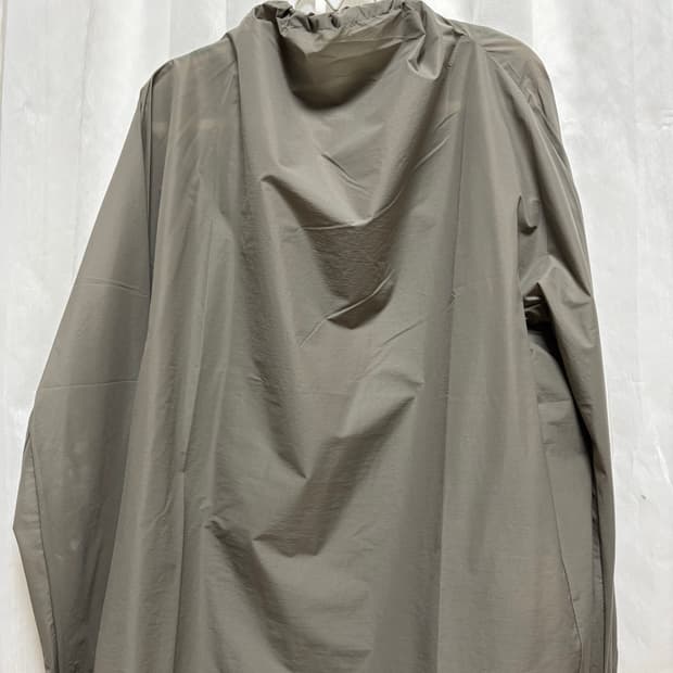 Amomento. nylon anorak