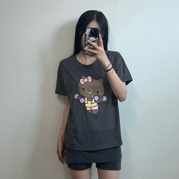 헬로키티 태닝키티 반팔 티셔츠