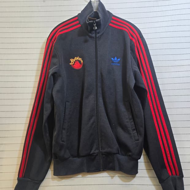 아디다스 검정색 져지 Barcelona 삼선