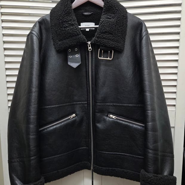 블루워터 무스탕 자켓