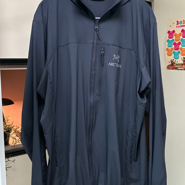  [L] 아크테릭스 스쿼미시 후디 바람막이 블랙사파이어