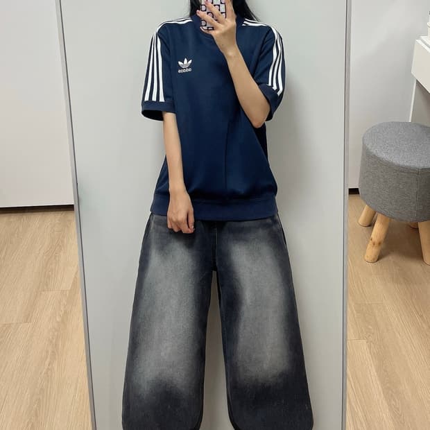 아디다스 오리지널 자수로고 네이비 반팔 맨투맨
