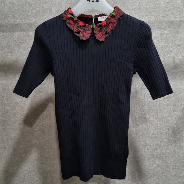 여성 55size 산드로 반팔