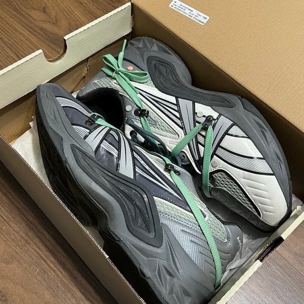 아식스 엔더슨벨 프로토블라스트 스모크 그레이 280