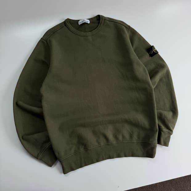 Stone island 스톤아일랜드 카키 와펜 스웻 맨투맨