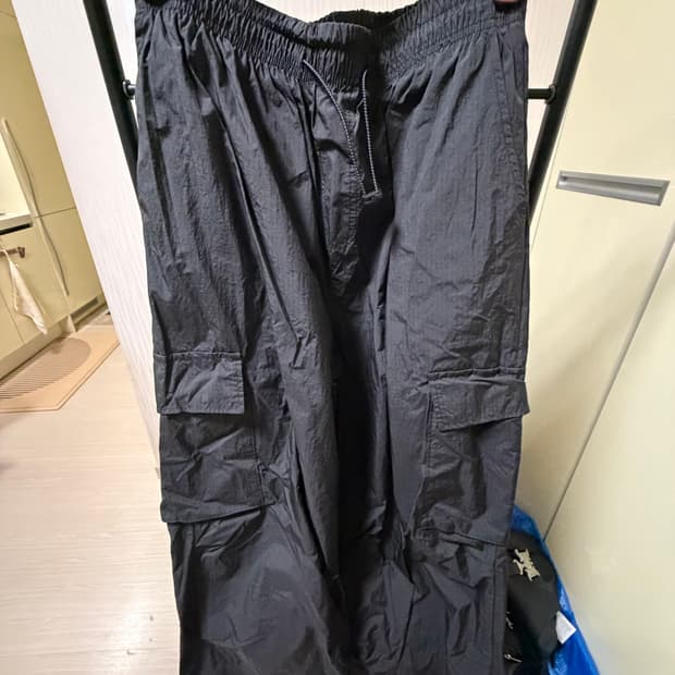 앵글런 립스타 나일론 카고 팬츠