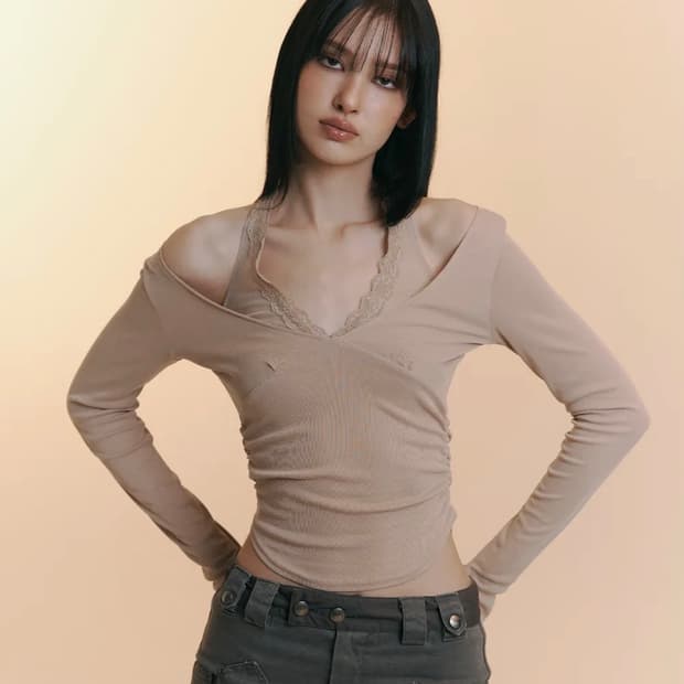 플리즈노팔로우 아멜리아 레이스 홀터 롱 슬리브 탑