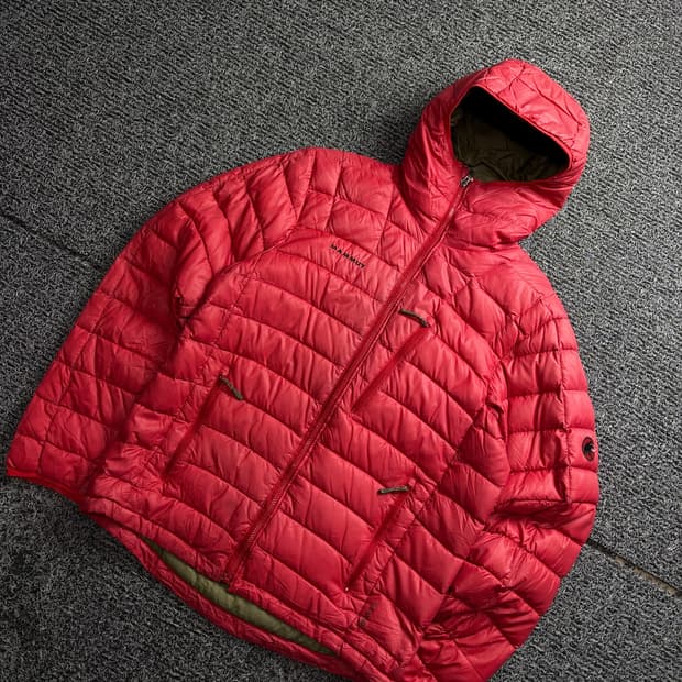 마무트 일본판 오리지날 경량 후드 다운 패딩 2767