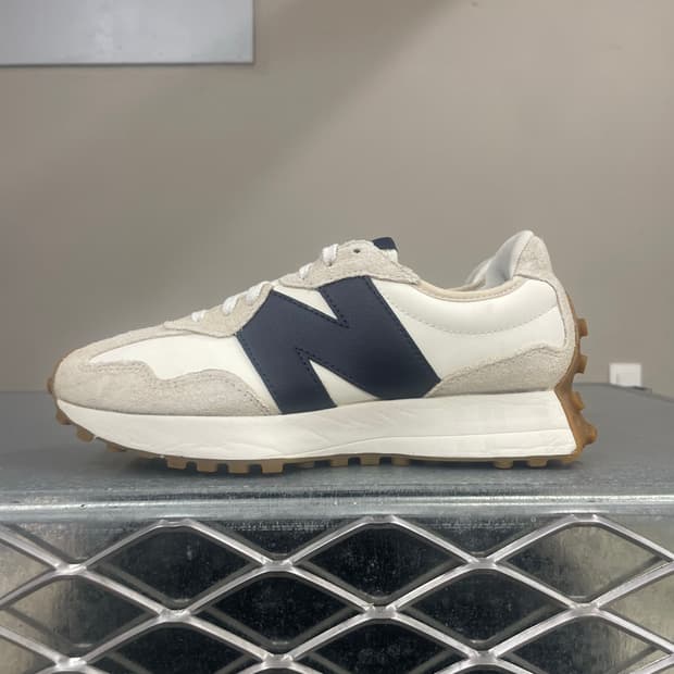 뉴발란스 327 베이지 검 240