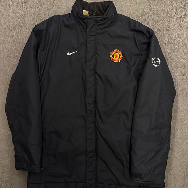 나이키 맨유 올드스쿨 토탈 패딩 자켓 처분 