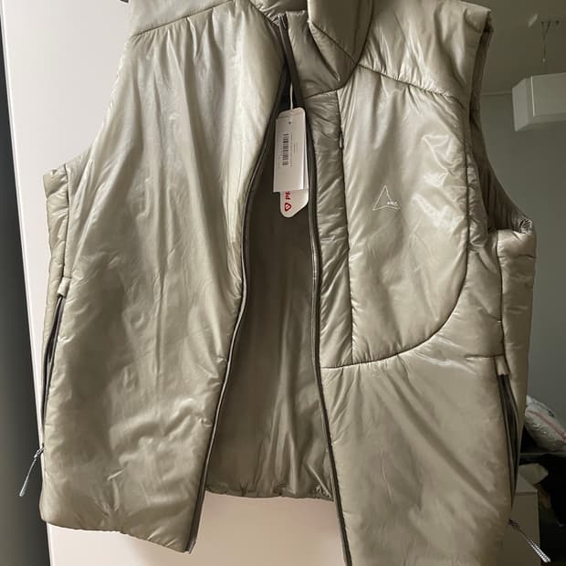 [m] roa synthetic sinsulated vest 로아 베스트