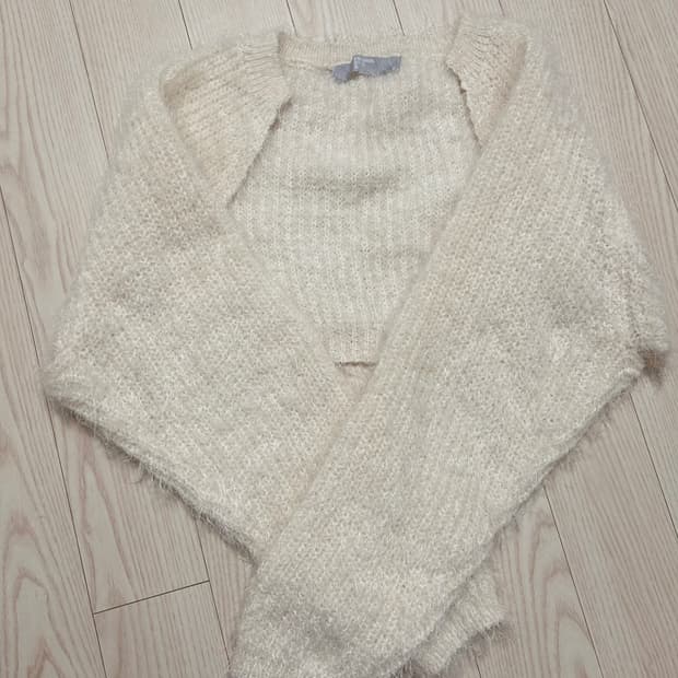 에잇세컨즈 날개사 암워머 볼레로 가디건