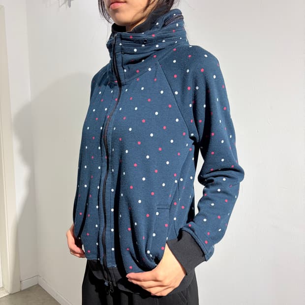 Bull 도트 땡땡이 하이넥 자켓