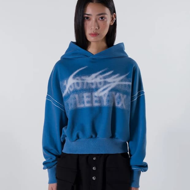 엘이이와이 LOGO PRINT CROP HOODIE BLUE