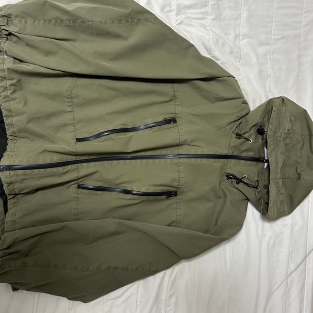 L) 유니폼브릿지 바람막이 olive green 22 F/W