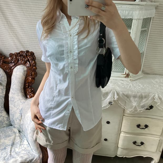 빈티지 화이트 프릴 퍼프 블라우스