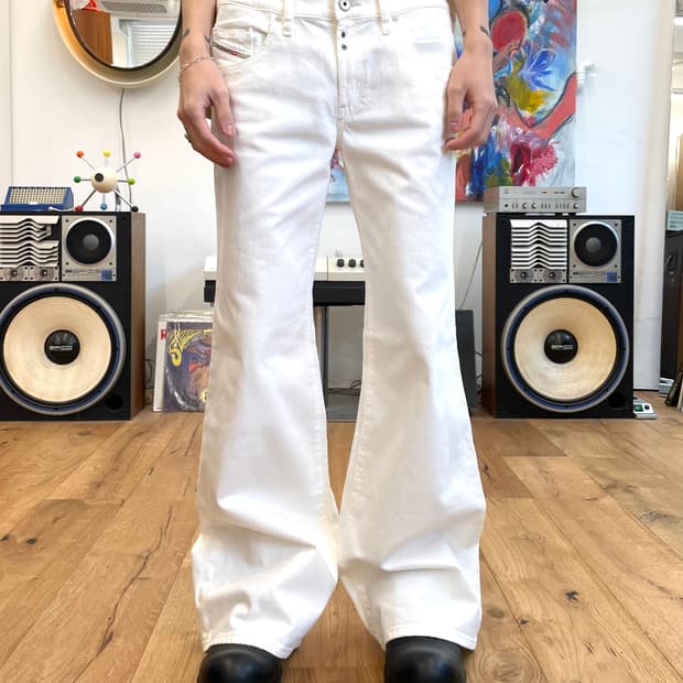 [32] 디젤 플레어 화이트 데님 팬츠