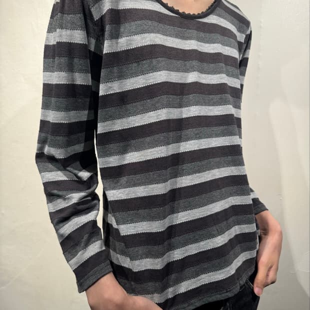 โANECDOTEโStriped sleeves