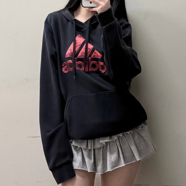 아디다스 블랙 레드 빅로고 후드티