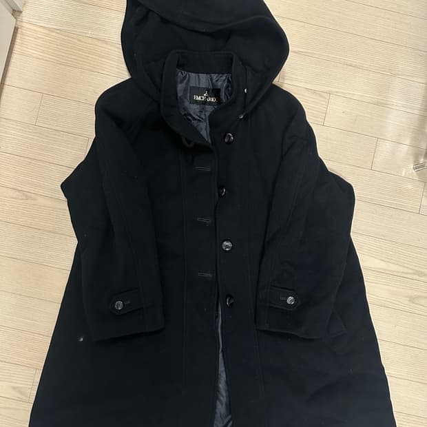 후드 블랙 코트