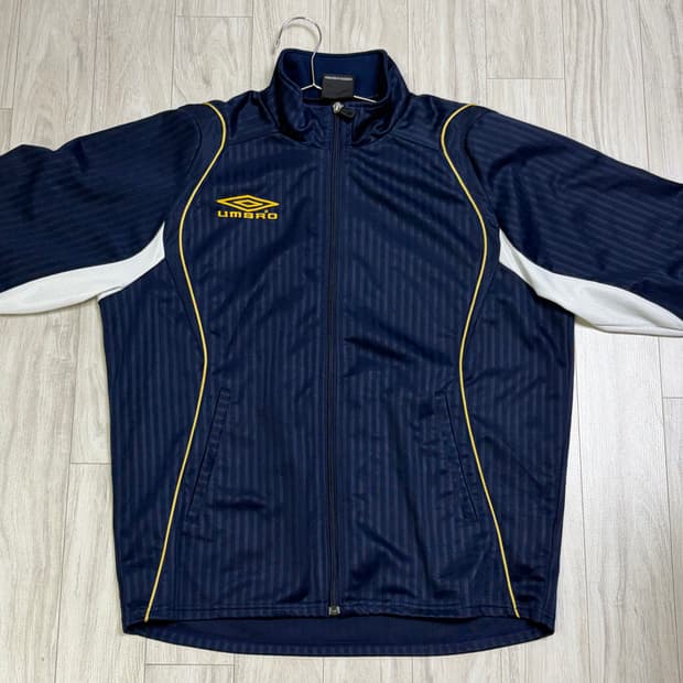 엄브로 네이비 트랙 자켓