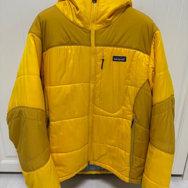 08s Patagonia das paka yellow