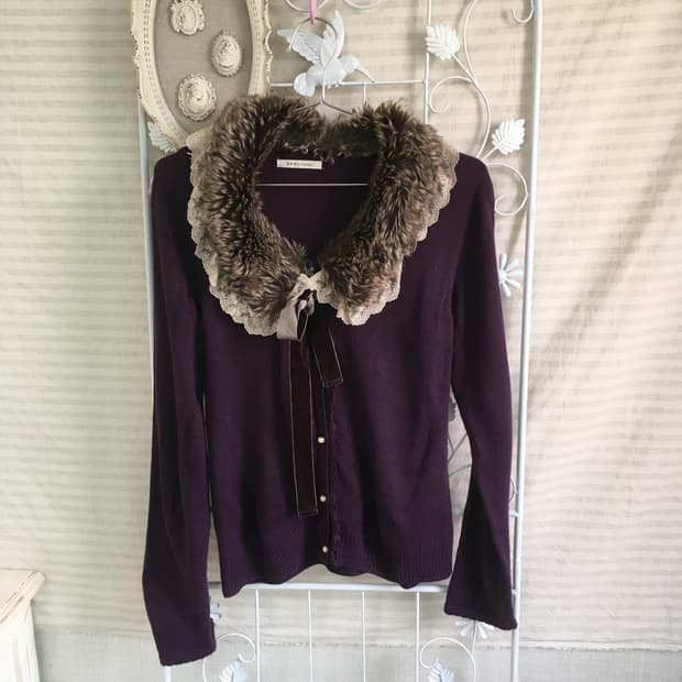 axes femme purple lace fur-collar ribbon
