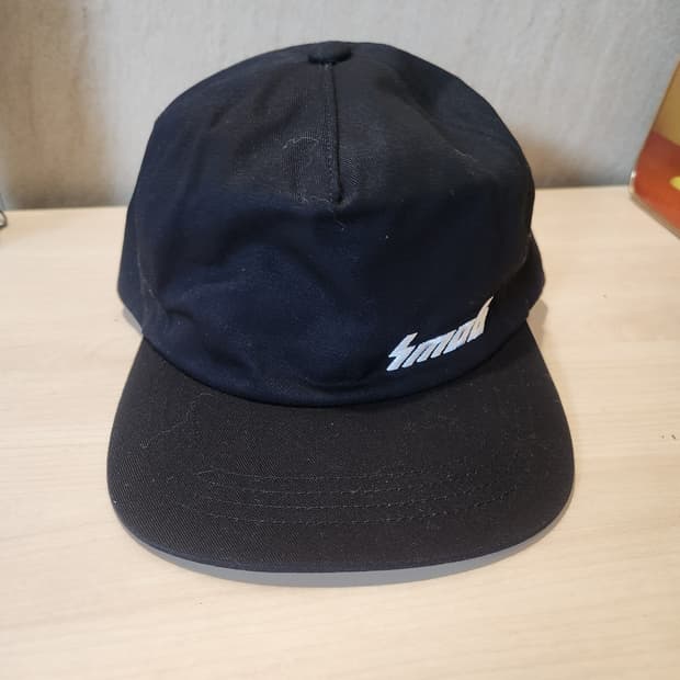 SMOB 블랙 볼캡 🧢 심플&힙 스트릿 무드 (새상품 택O)
