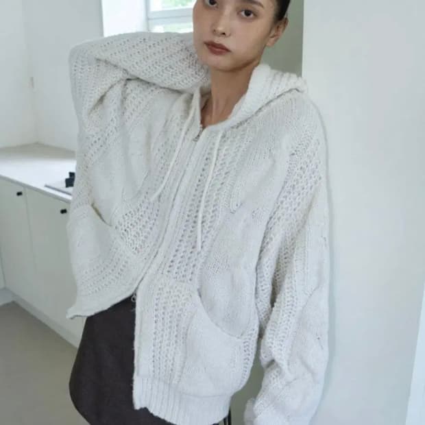 어윗 케이블 니트 후드 집업 아이보리