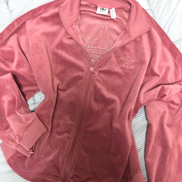 아디다스 레드벨벳 희귀져지 M