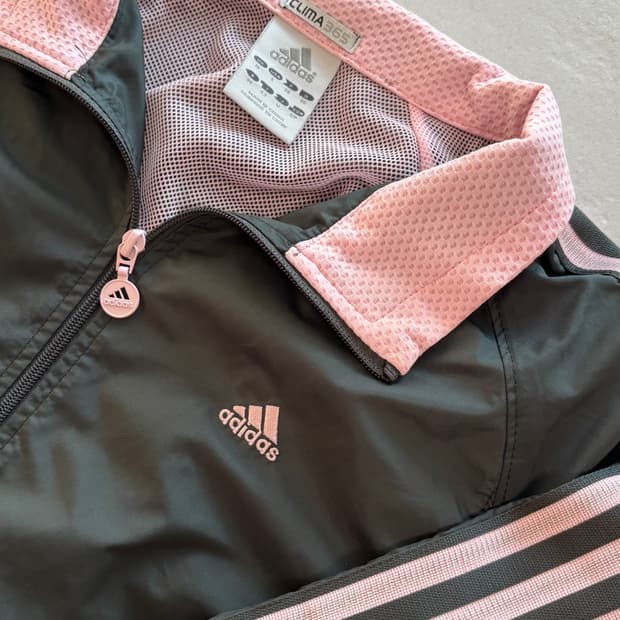 아디다스 핑크 차콜 바람막이 집업