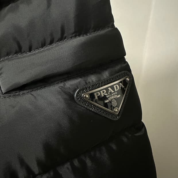 프라다 패딩