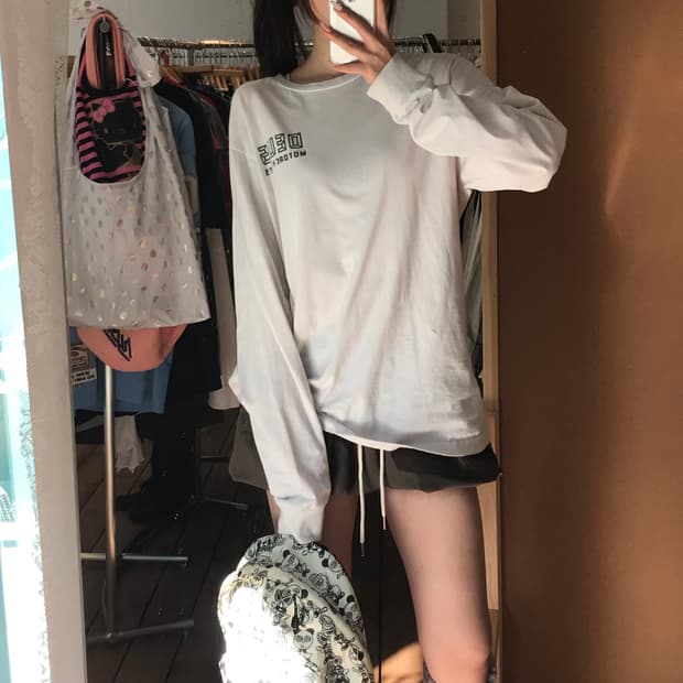 데우스 백 로고 롱슬리브