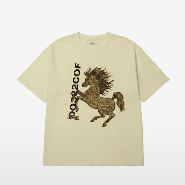 Horse graphic T beige