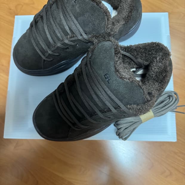 erl뱀프 스웨이드 브라운