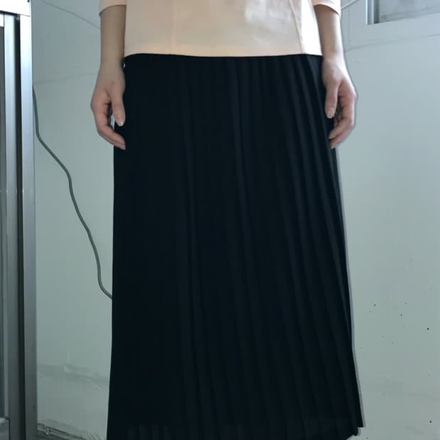 블랙 플리츠 스커트 