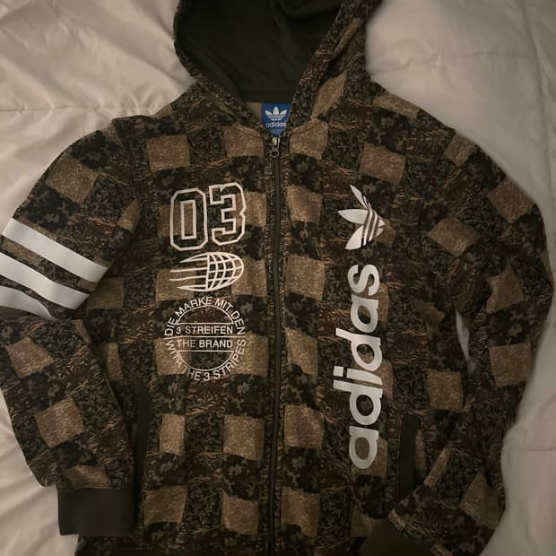 아디다스 카모 후드집업
