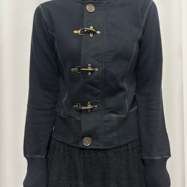 fur buckle hood zipup