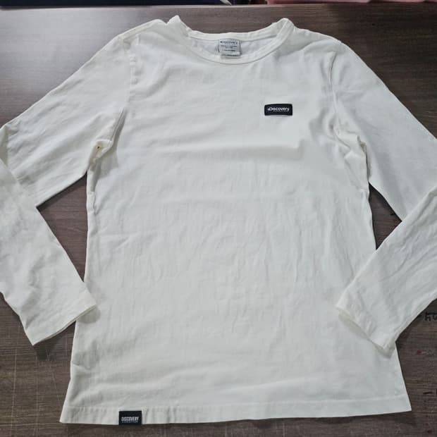 디스커버리 얇은 화이트 라운드 긴팔티 90