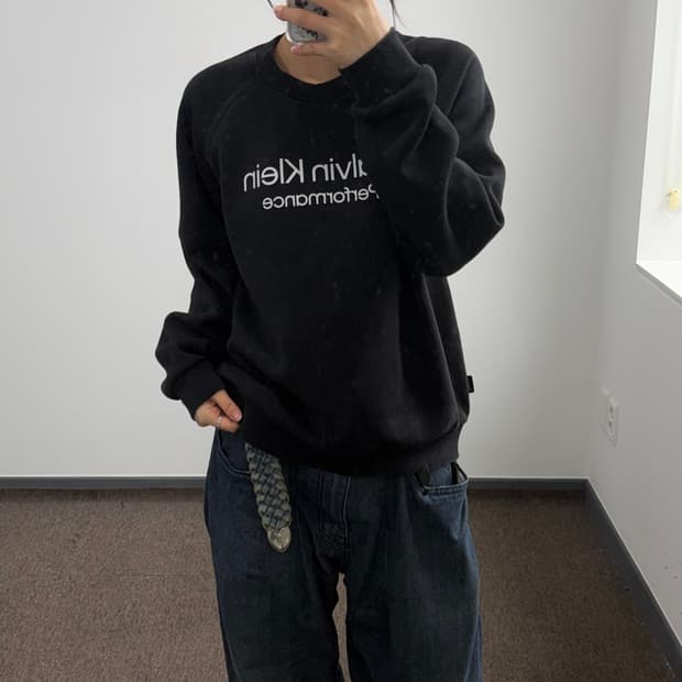 Calvin klein 켈빈클라인 스펠아웃로고 블랙 맨투맨