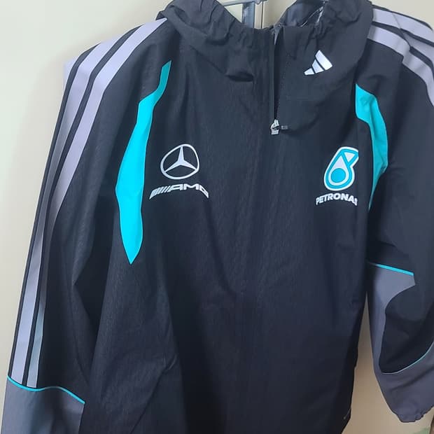 아디다스 메르세데스 AMG 페트로나스 F1 팀 메카닉스 레인 자켓