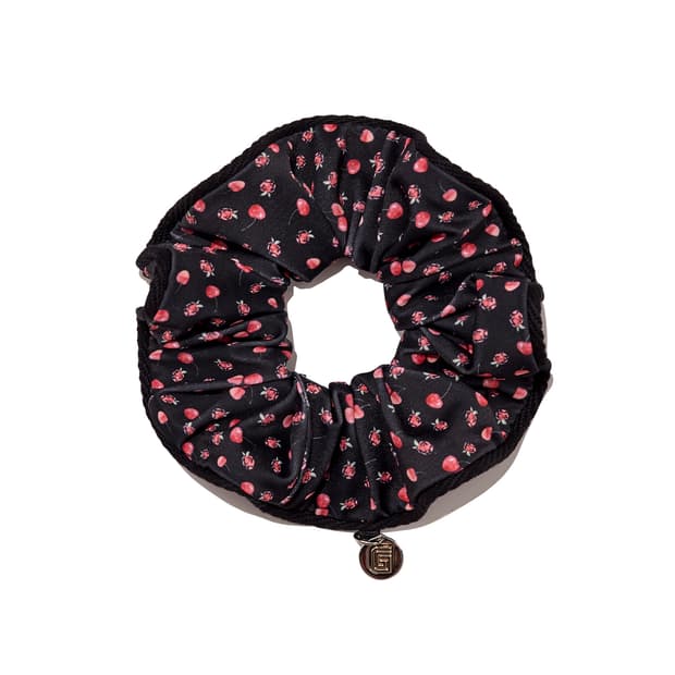 CHARM SCRUNCHIE (BLACK CHERRY)